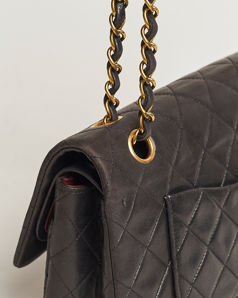 Hombres | Chanel Pre-Owned Classic Medium Flap Bag Calf Leather Black  | Chanel Pre-Owned | Classic Medium Flap Bag Calf Leather Black 