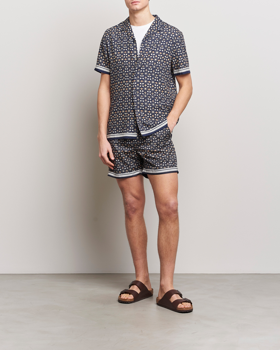 Hombres | Bañadores | Orlebar Brown | Bulldog Fiore Swimshorts Night Iris