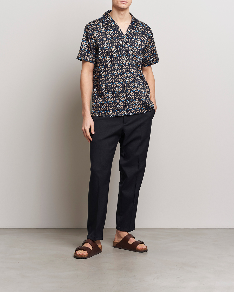 Hombres | Camisas | LES DEUX | Hendrix Printed Short Sleeve Shirt Dark Navy
