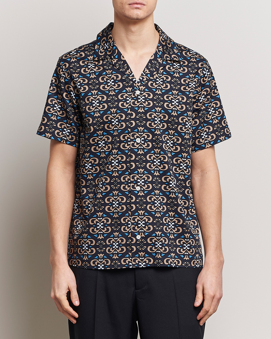 Hombres | Camisas | LES DEUX | Hendrix Printed Short Sleeve Shirt Dark Navy