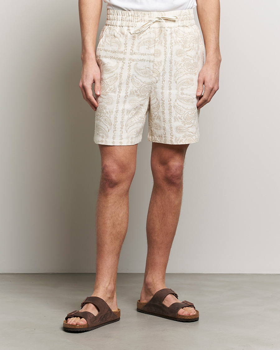 Hombres | Pantalones cortos con cordones | LES DEUX | Lesley Paisley Shorts Light Ivory