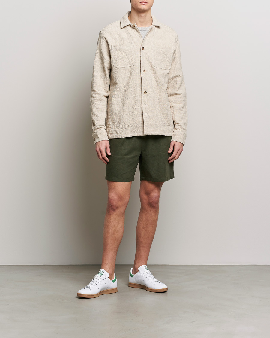 Hombres | Pantalones cortos | LES DEUX | Otto Linen Shorts Forrest Green