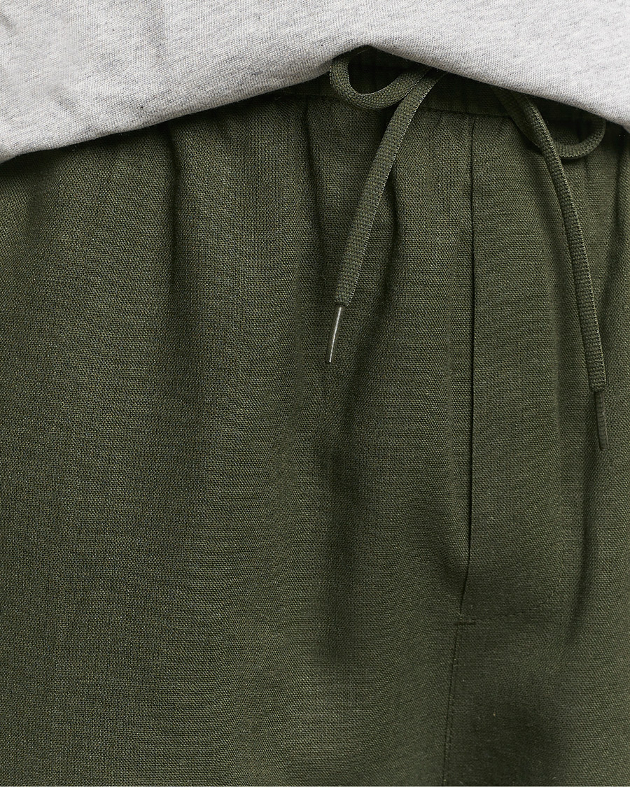 Hombres | Pantalones cortos | LES DEUX | Otto Linen Shorts Forrest Green