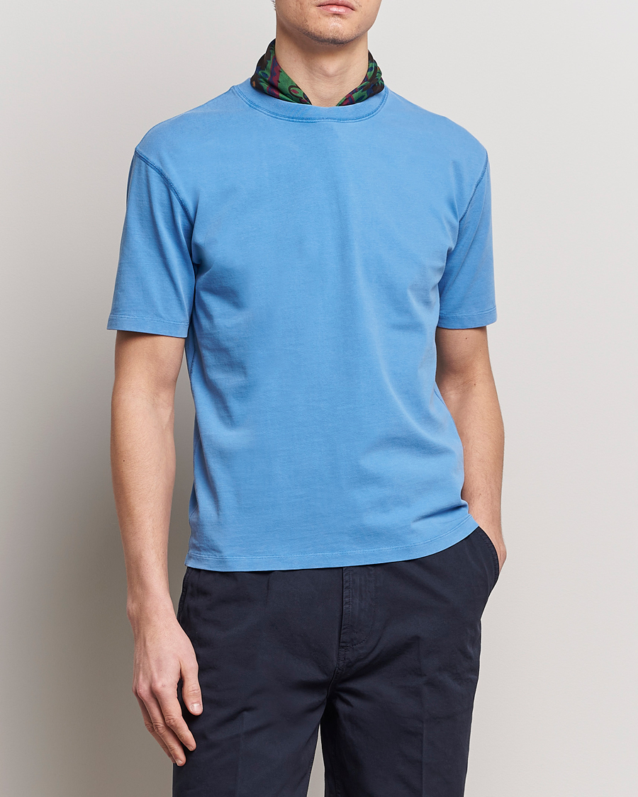 Hombres | Best of British | Drake's | Washed Hiking T-Shirt French Blue