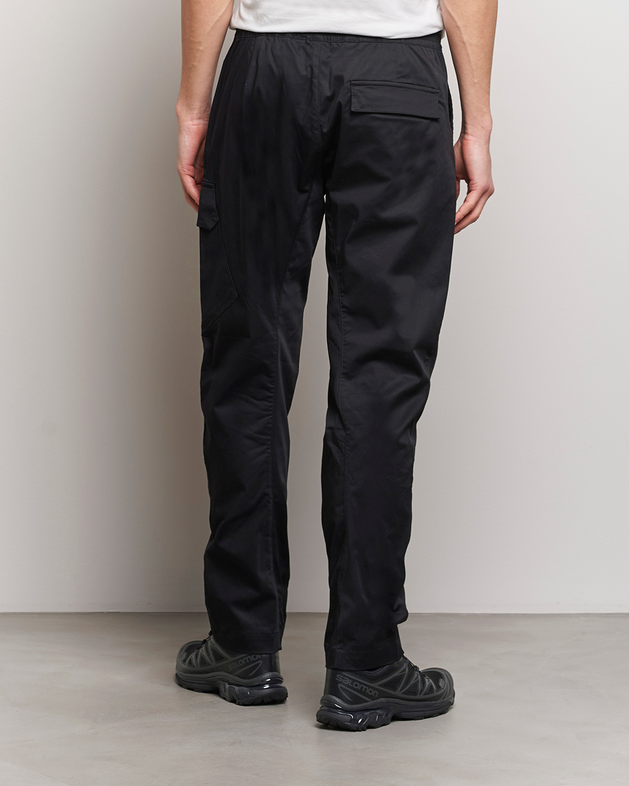 Hombres | Pantalones | C.P. Company | Metropolis Gabardine Stretch Satin Cargo Trousers Black