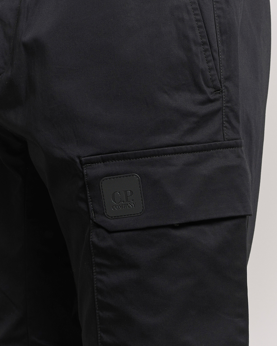 Hombres | Pantalones | C.P. Company | Metropolis Gabardine Stretch Satin Cargo Trousers Black