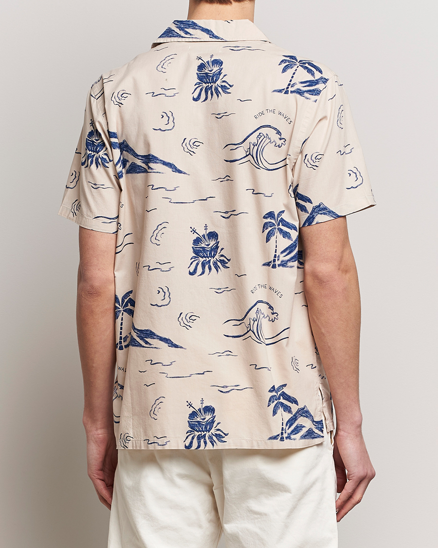 Hombres | Camisas | Nudie Jeans | Arvid Printed Waves Hawaii Short Sleeve Shirt Ecru