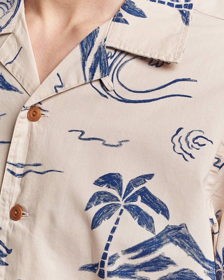 Hombres | Camisas | Nudie Jeans | Arvid Printed Waves Hawaii Short Sleeve Shirt Ecru