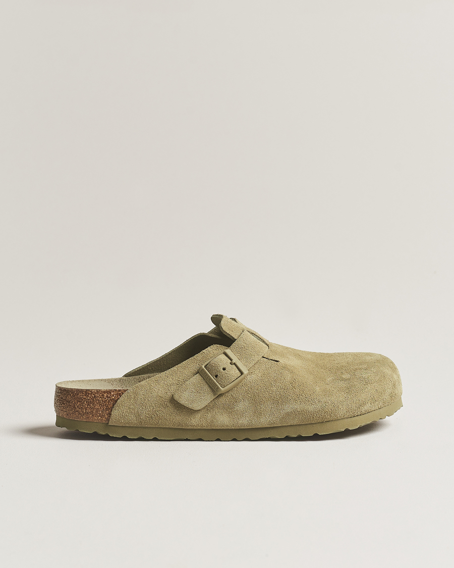 Hombres | BIRKENSTOCK Boston Soft Footbed Faded Khaki Suede | BIRKENSTOCK | Boston Soft Footbed Faded Khaki Suede