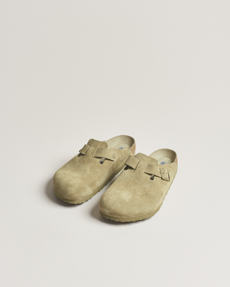 Hombres | BIRKENSTOCK Boston Soft Footbed Faded Khaki Suede | BIRKENSTOCK | Boston Soft Footbed Faded Khaki Suede