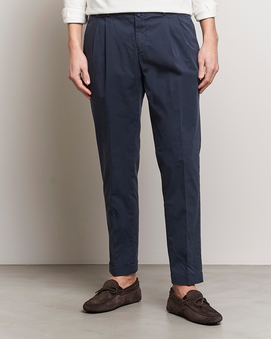 Hombres | Pantalones | Briglia 1949 | Easy Fit Pleated Cotton Stretch Chino Navy