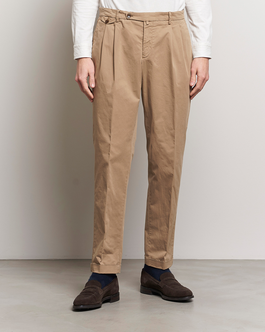 Hombres | Ropa | Briglia 1949 | Easy Fit Pleated Cotton Stretch Chino Taupe