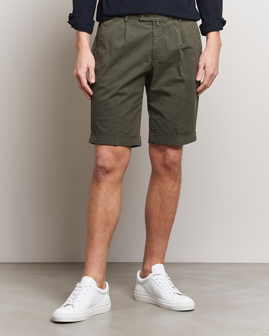 Hombres | Pantalones cortos chinos | Briglia 1949 | Pleated Cotton Shorts Olive