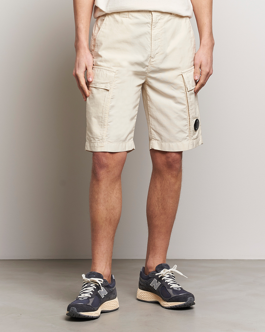 Hombres | Pantalones cortos | C.P. Company | Ottoman Garment Dyed Cotton Cargo Shorts Off White