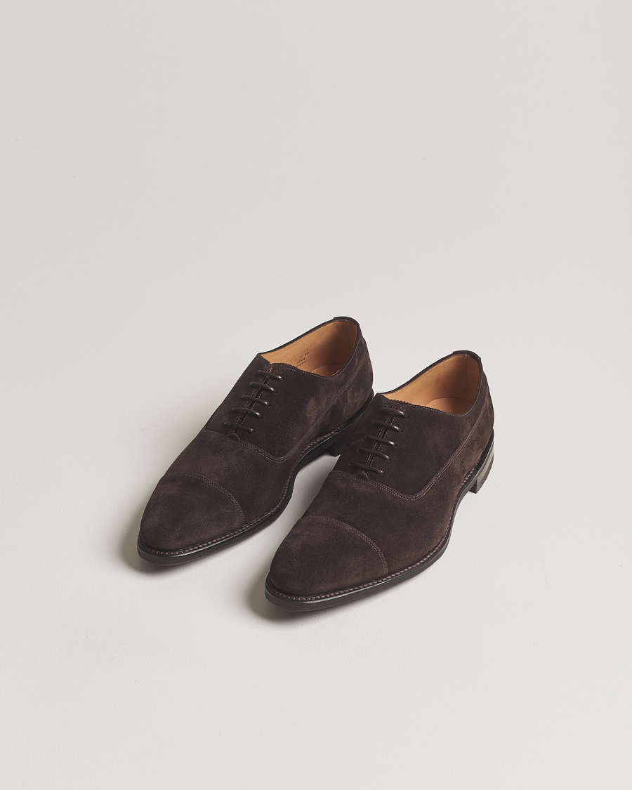 Hombres | Zapatos | Loake 1880 | Truman Suede Oxford Toe Cap Dark Brown