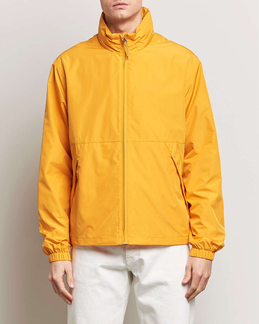 Hombres | Abrigos y chaquetas | GANT | Light Nylon Windcheater Medal Yellow