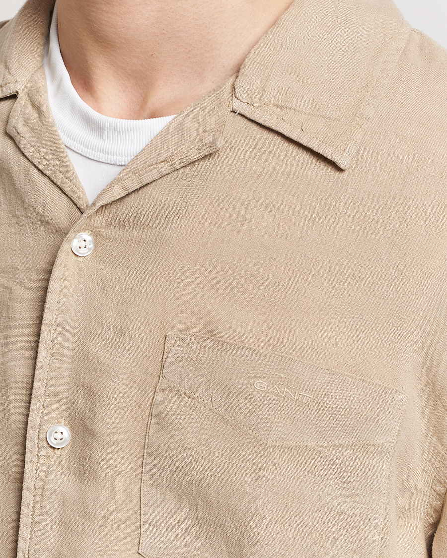 Hombres | Camisas | GANT | Relaxed Fit Linen Resort Short Sleeve Shirt Concrete Beige