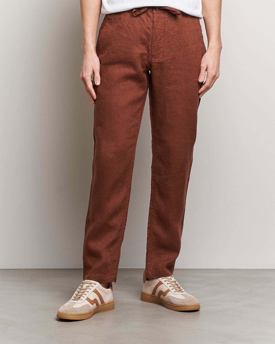 Hombres | Pantalones de lino | GANT | Relaxed Linen Drawstring Pants Cognac Brown