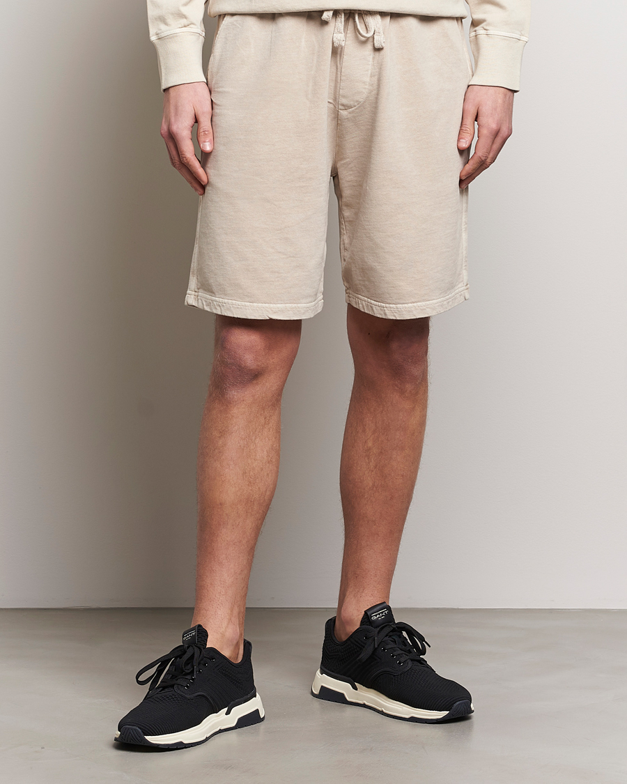 Hombres | Pantalones cortos de chándal | GANT | Sunbleached Sweatshorts Silky Beige