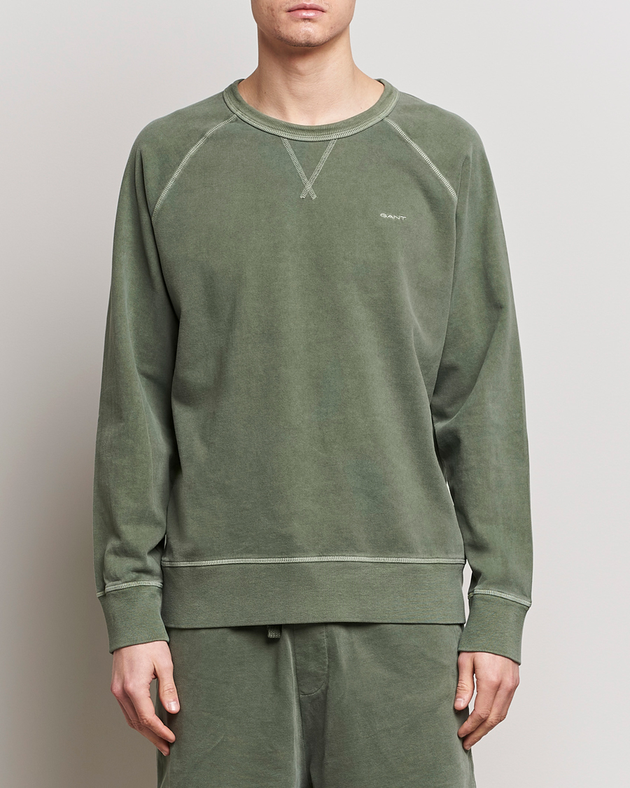 Hombres | Jerséis y prendas de punto | GANT | Sunbleached Crew Neck Sweatshirt Pine Green
