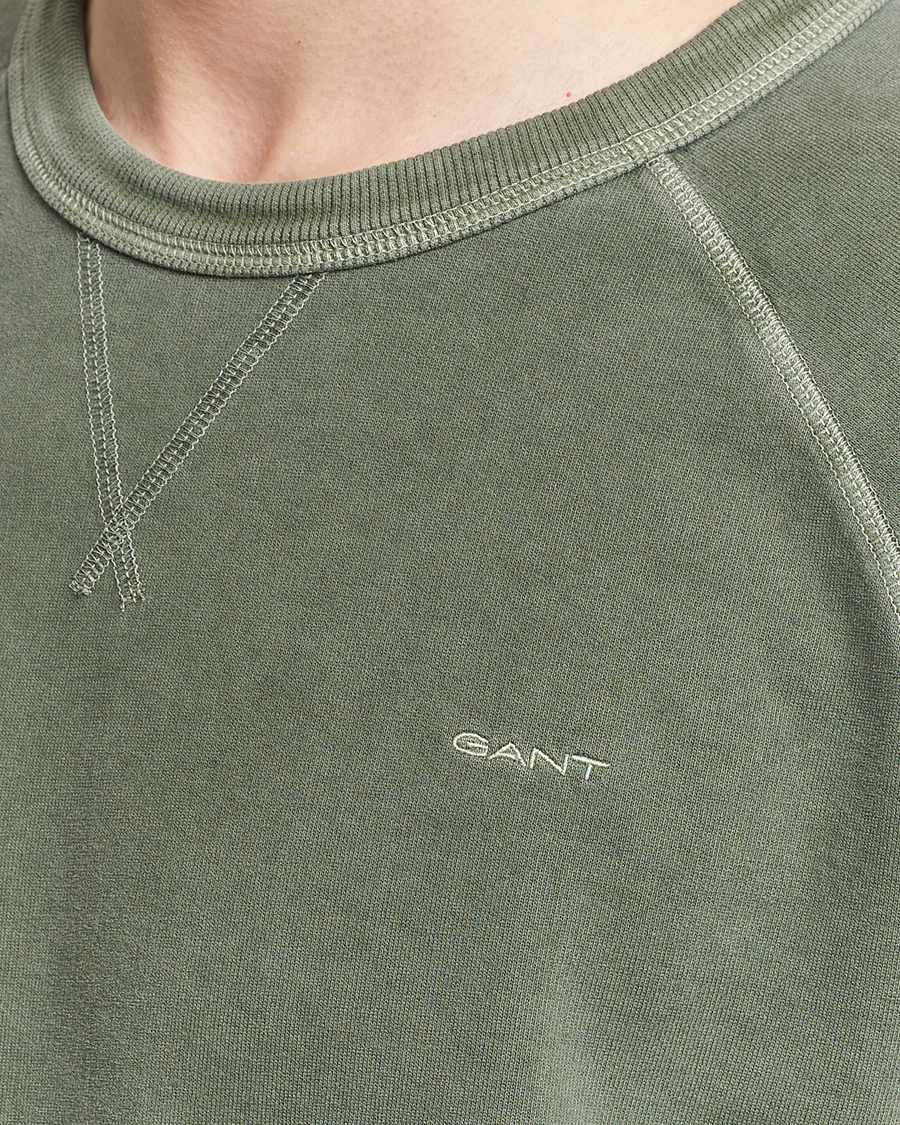 Hombres | Jerséis y prendas de punto | GANT | Sunbleached Crew Neck Sweatshirt Pine Green
