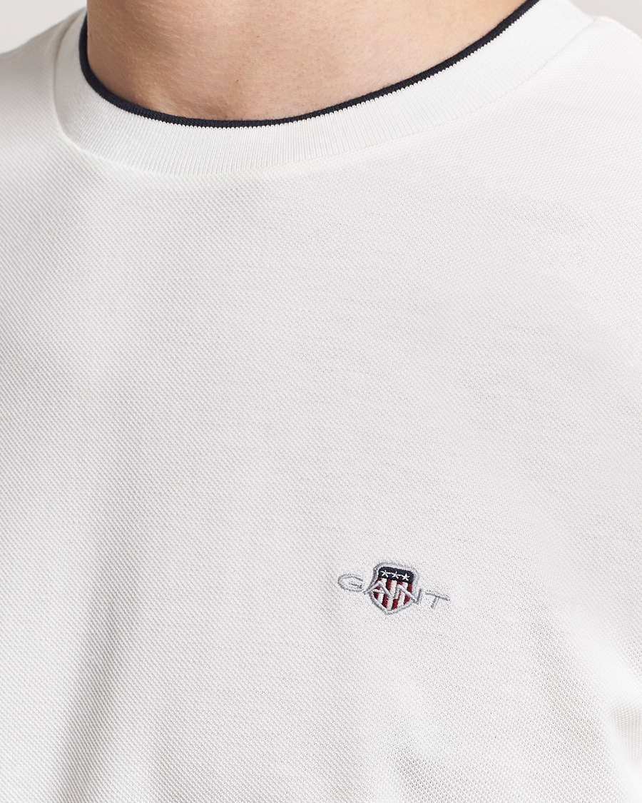 Hombres | Camisetas | GANT | Pique Crew Neck T-Shirt Eggshell