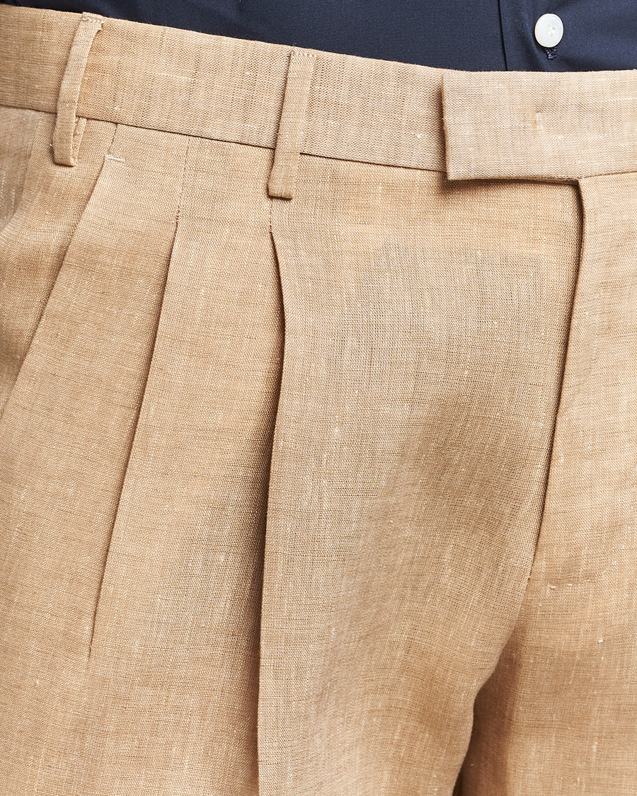 Hombres | Pantalones | PT01 | Slim Fit Pleated Linen Trousers Light Beige