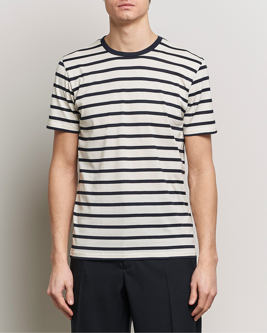 Hombres | Camisetas | Sunspel | Striped Crew Neck Cotton Tee Ecru/Navy