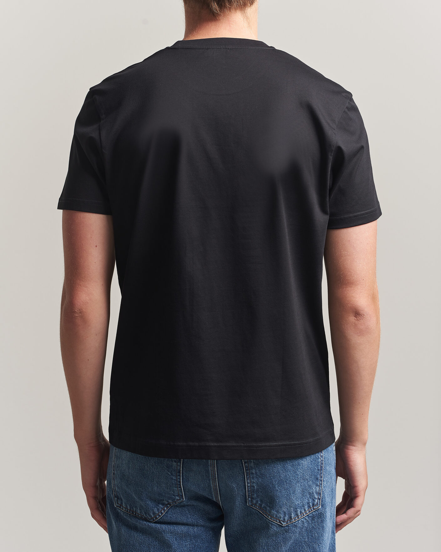 Hombres | Camisetas | Sunspel | Riviera Midweight T-Shirt Black