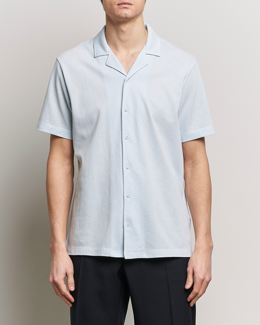 Hombres | Camisas de manga corta | Sunspel | Riviera Resort Shirt Light Blue