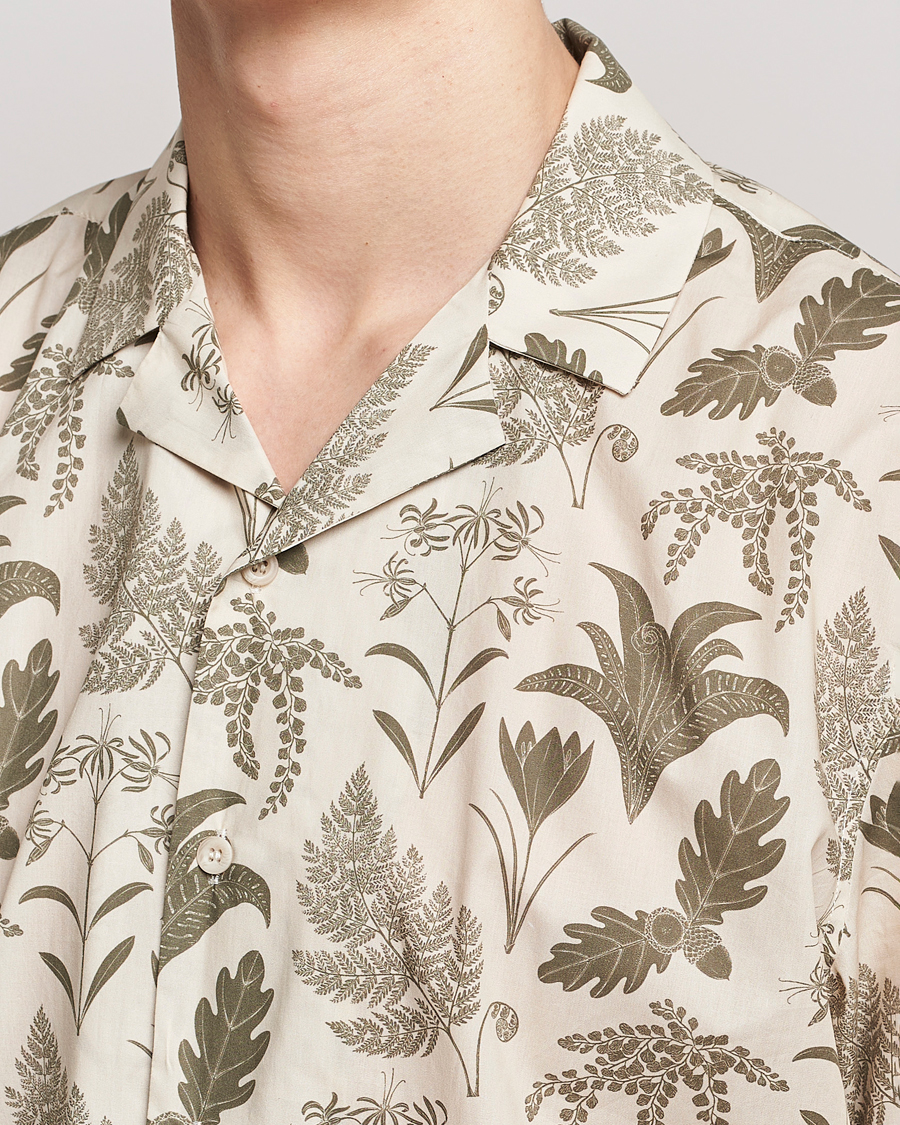 Hombres | Camisas | Sunspel | Katie Scott Short Sleeve Printed Resort Shirt Ecru