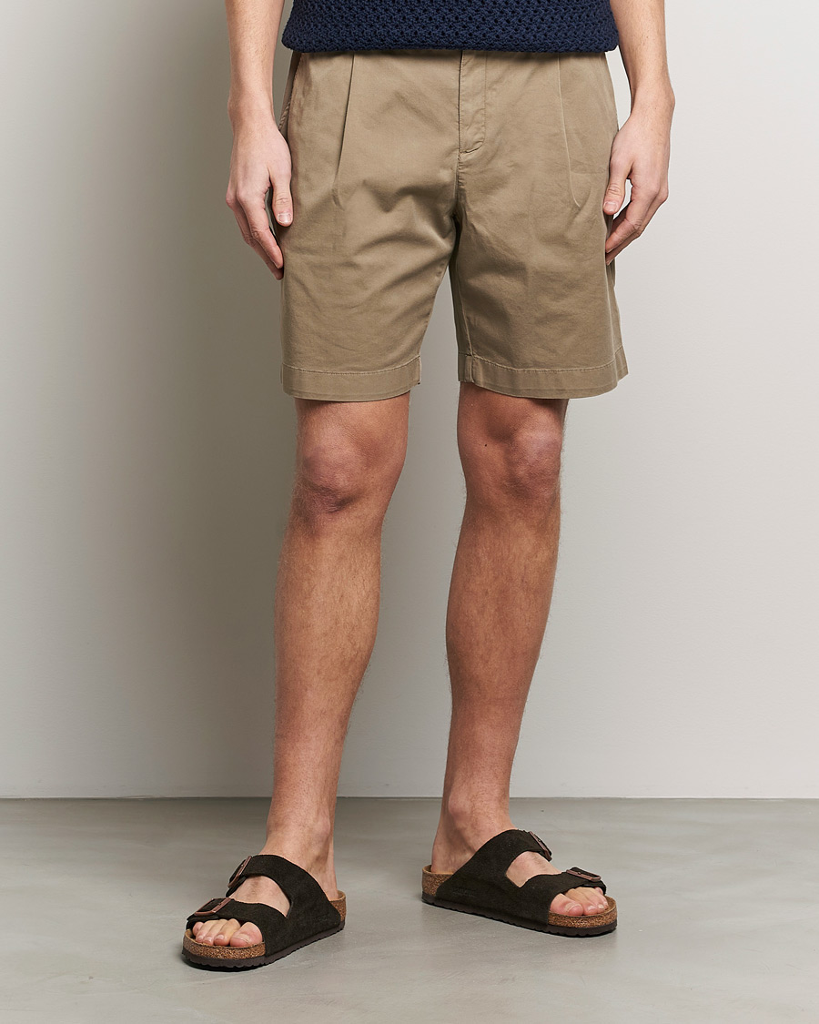 Hombres |  | Sunspel | Pleated Stretch Cotton Twill Shorts Dark Stone