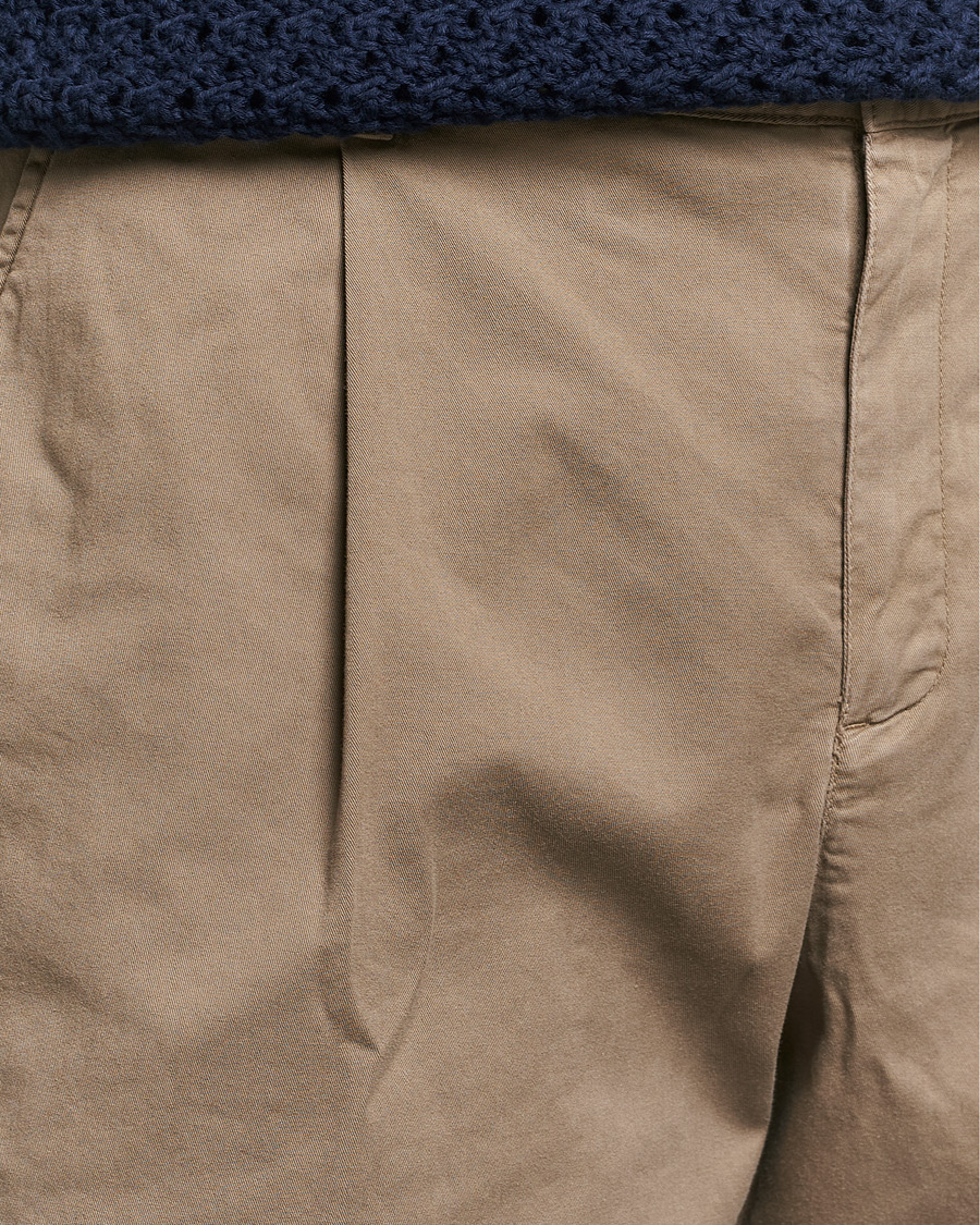 Hombres | Pantalones cortos | Sunspel | Pleated Stretch Cotton Twill Shorts Dark Stone