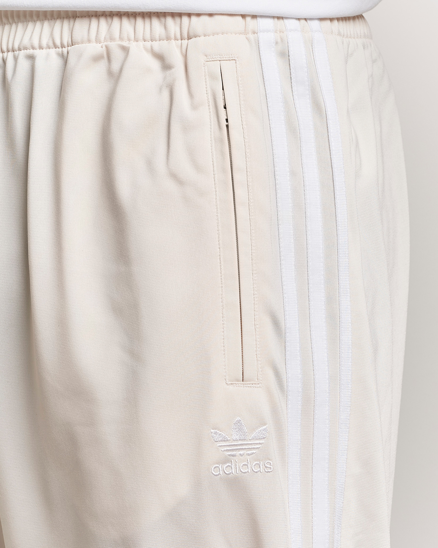 Hombres | Pantalones | adidas Originals | Firebird Sweatpants Won White