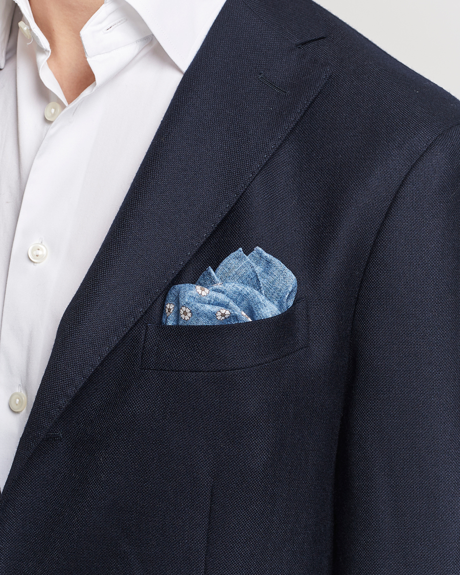 Hombres | Pañuelos de bolsillo | Amanda Christensen | Linen Printed Flower Pocket Square Blue