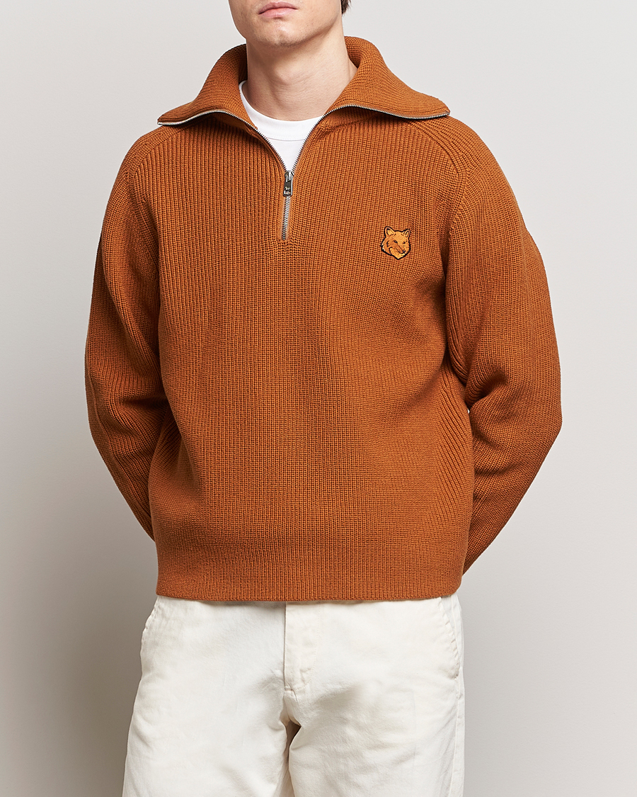 Hombres | Jerséis y prendas de punto | Maison Kitsuné | Tonal Fox Head Ribbed Half Zip Tobacco