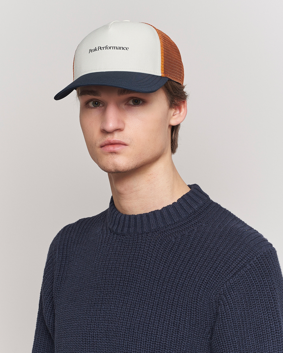 Hombres | Peak Performance Trucker Cap Salute Blue/White | Peak Performance | Trucker Cap Salute Blue/White