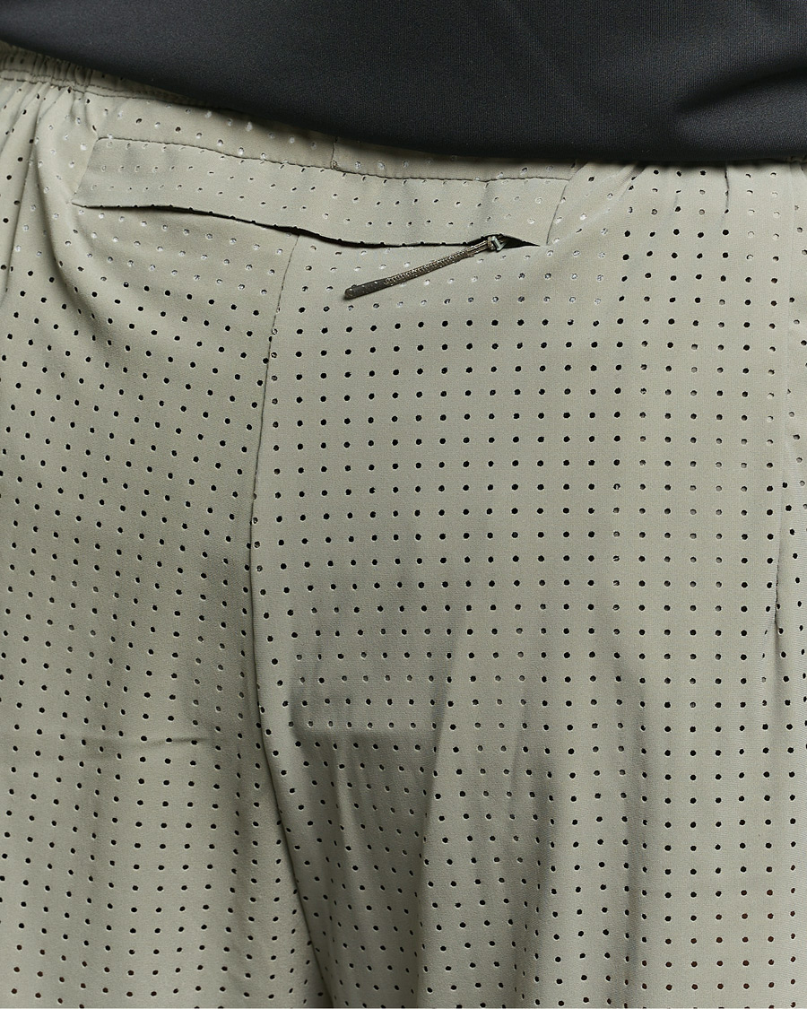 Hombres | Pantalones cortos | Satisfy | Space-O 5 Inch Shorts Dark Sage