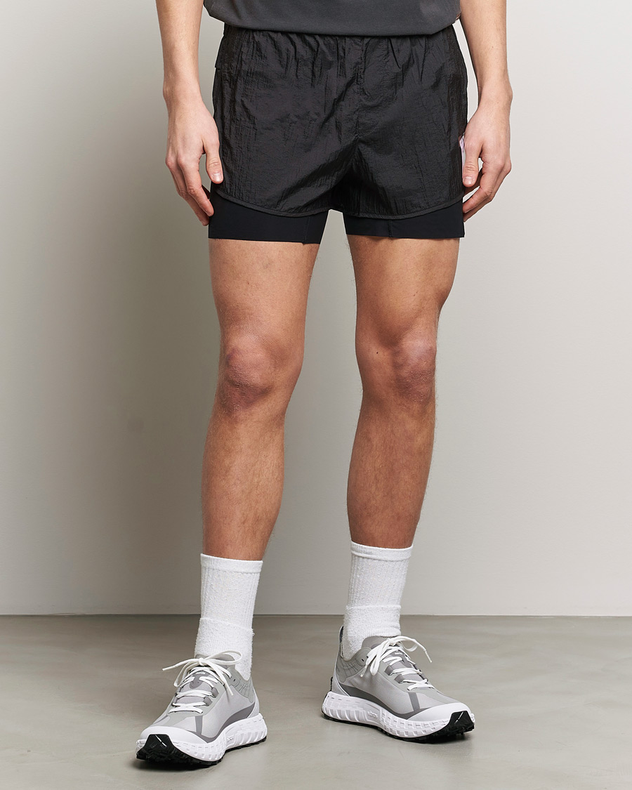 Hombres | Pantalones cortos funcionales | Satisfy | Rippy 3 Inch Trail Shorts Black