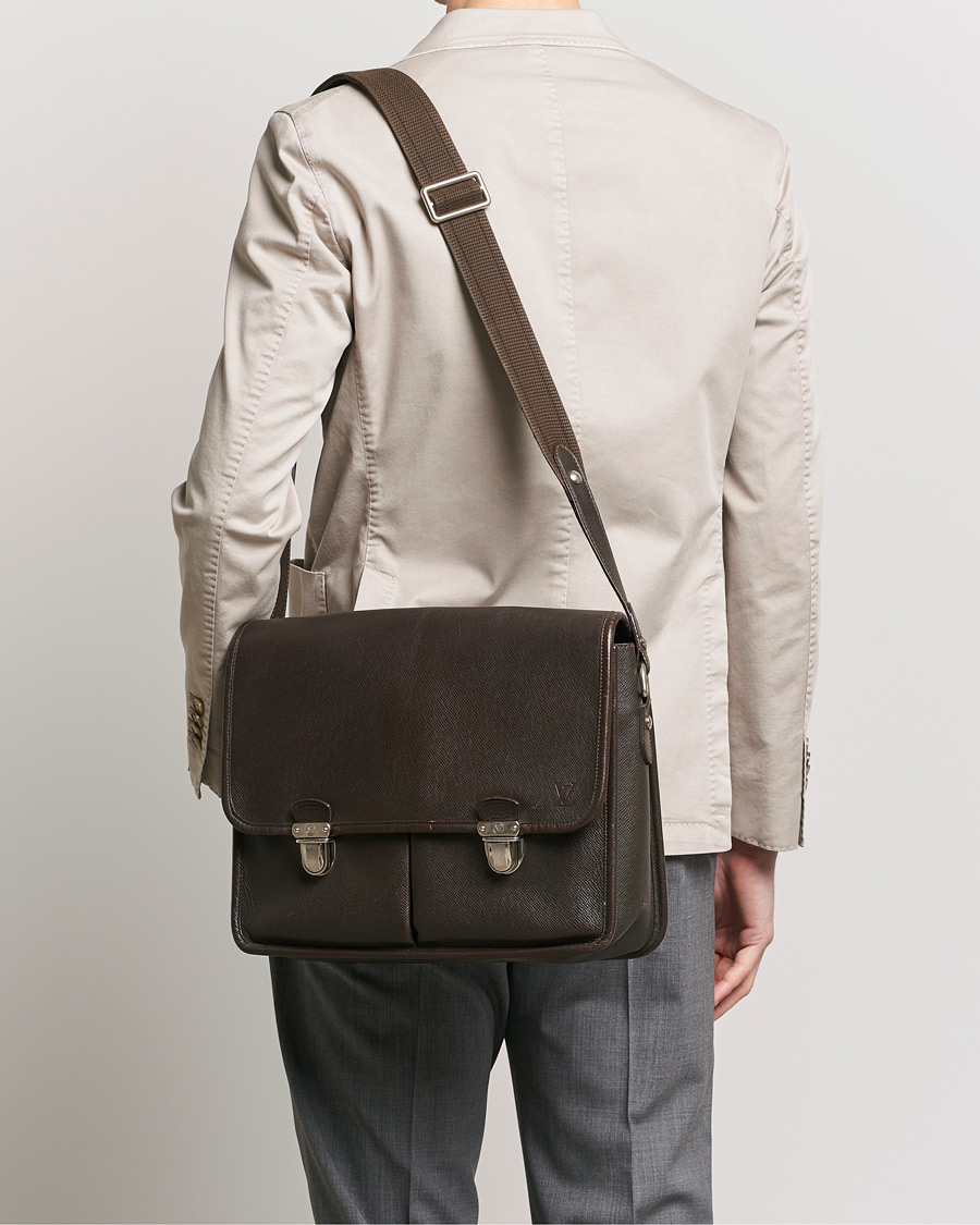 Hombres | Louis Vuitton Pre-Owned Alexei Leather Messenger Bag Leather Brown | Louis Vuitton Pre-Owned | Alexei Leather Messenger Bag Leather Brown