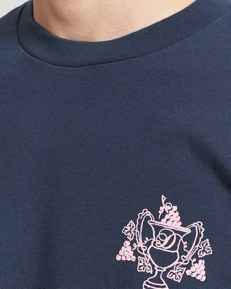 Hombres | Camisetas | Drôle de Monsieur | Blason Embroidered T-Shirt Midnight Blue