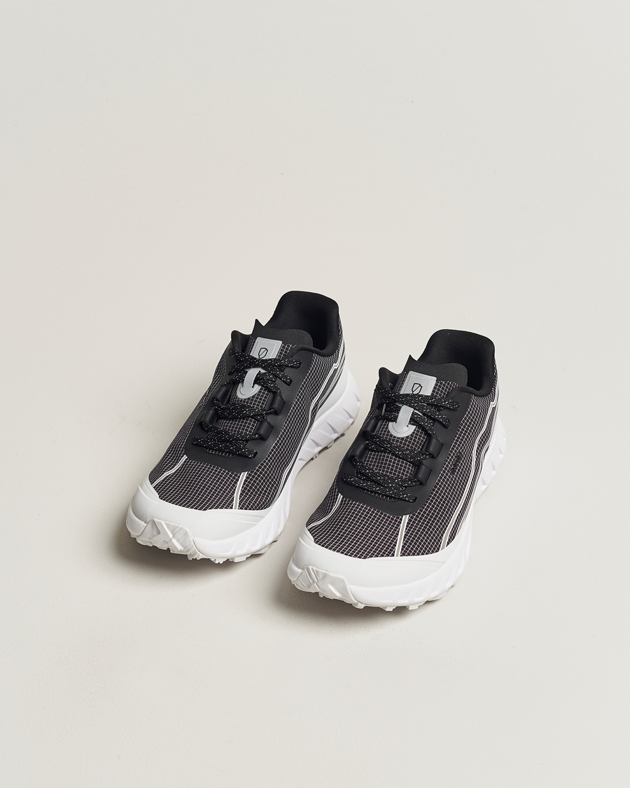 Hombres | Zapatillas negras | Norda | 002 Running Sneakers Summit Black