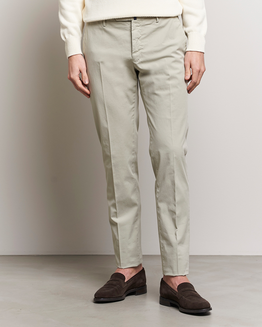 Hombres | Pantalones | Incotex | Slim Fit Comfort Chinos Light Grey