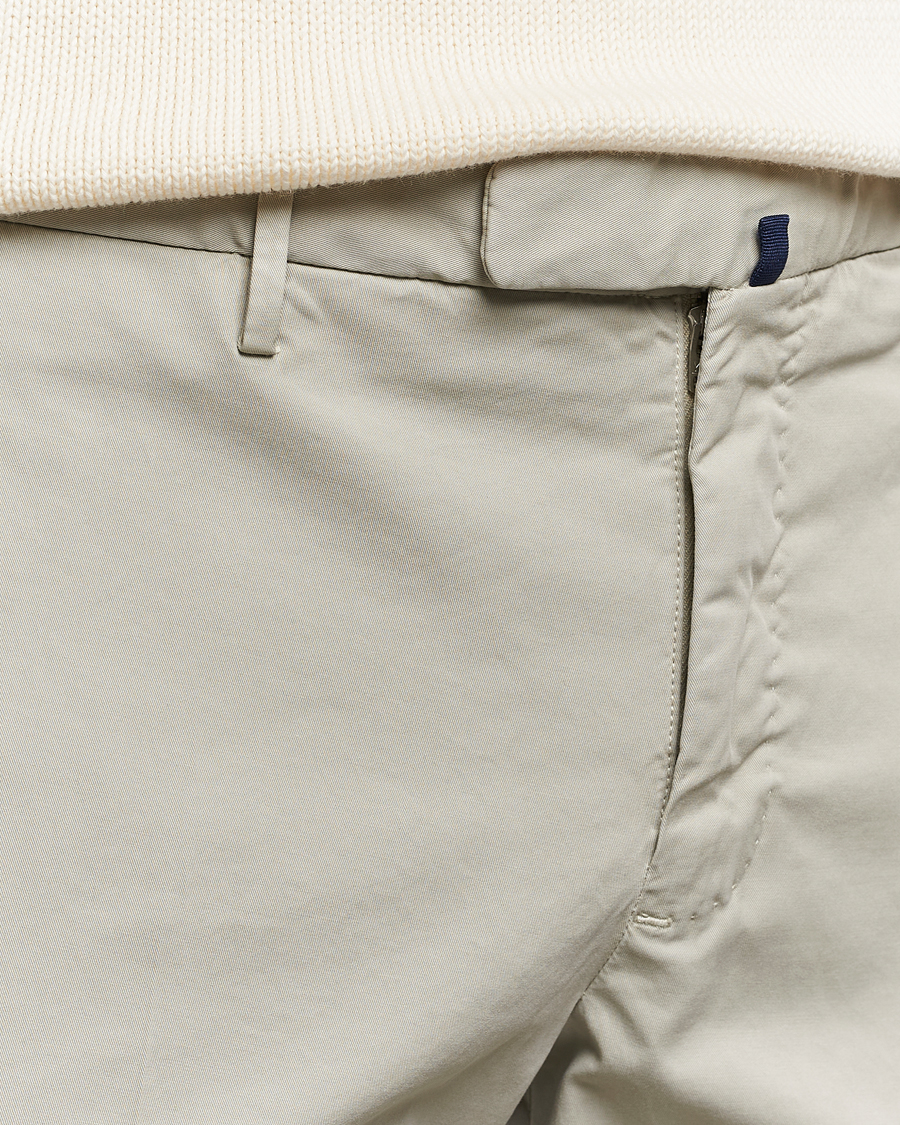 Hombres | Pantalones | Incotex | Slim Fit Comfort Chinos Light Grey
