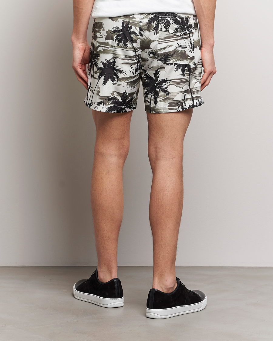 Hombres | Bañadores | Moncler | Palm Printed Swim Shorts White/Olive