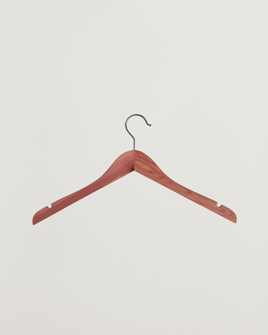 Hombres | Exclusivas de Care of Carl | Care with Carl | 2-Pack Cedar Wood Shirt Hangers