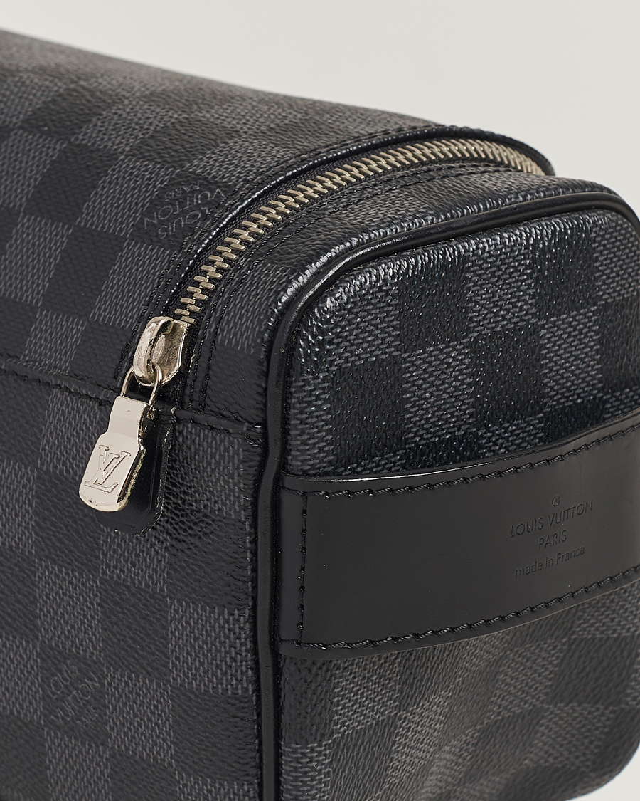 Hombres | Louis Vuitton Pre-Owned Toiletry Bag Damier Graphite | Louis Vuitton Pre-Owned | Toiletry Bag Damier Graphite
