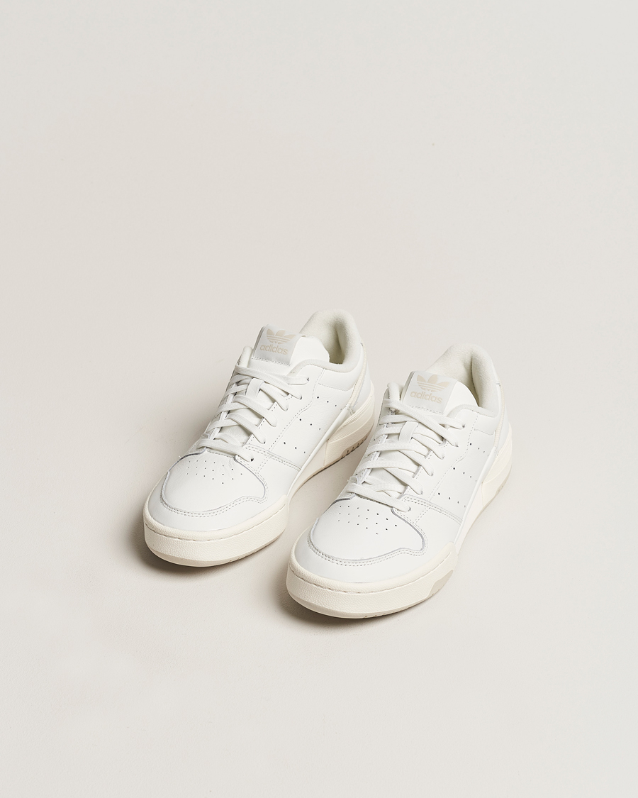 Hombres | Zapatillas blancas | adidas Originals | Team Court 2 Sneaker Off White