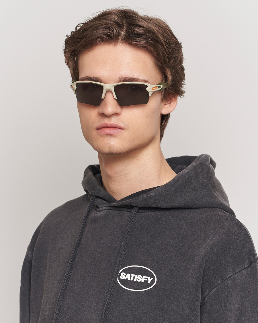 Hombres | Gafas de sol | Oakley | Flak 2.0 XL Sunglasses Matte Sand