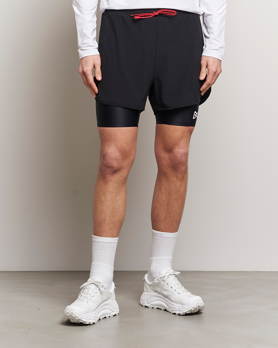 Hombres | Pantalones cortos funcionales | District Vision | Layered Trail Shorts Black